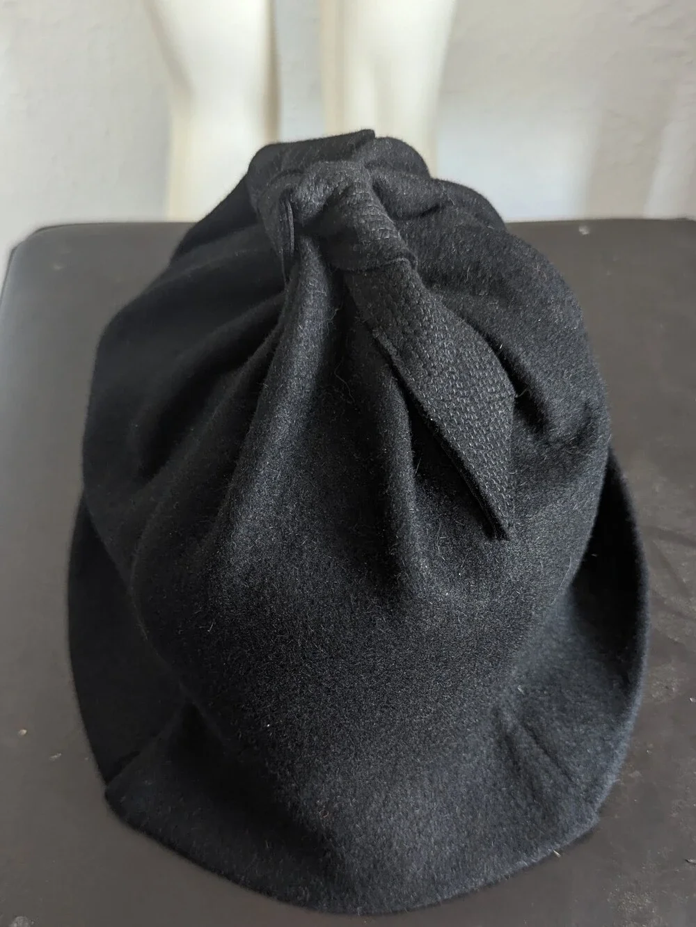 Vintage Higbees Dolly Madison Avant Garde Gathered Wool Riding Cloche Helmet Hat - Picture 5 of 6